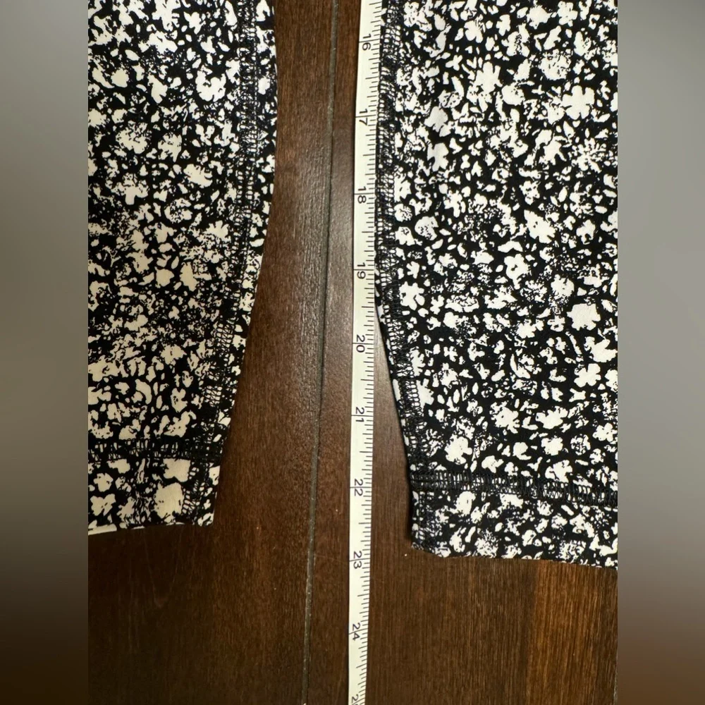 NWOT Lululemon Align High-Rise Pant 25" Venture Floral Alpine White Black - Picture 10 of 10